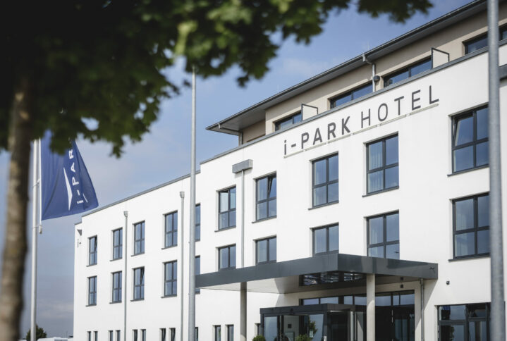 i-Park Hotel 
Business